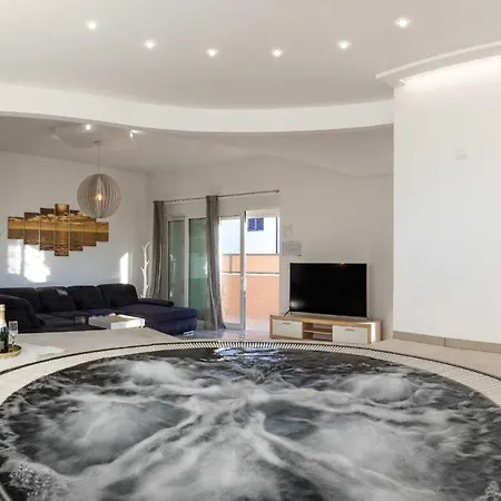 2 Bedroom Stunning In Okrug Gornji * Trogir
